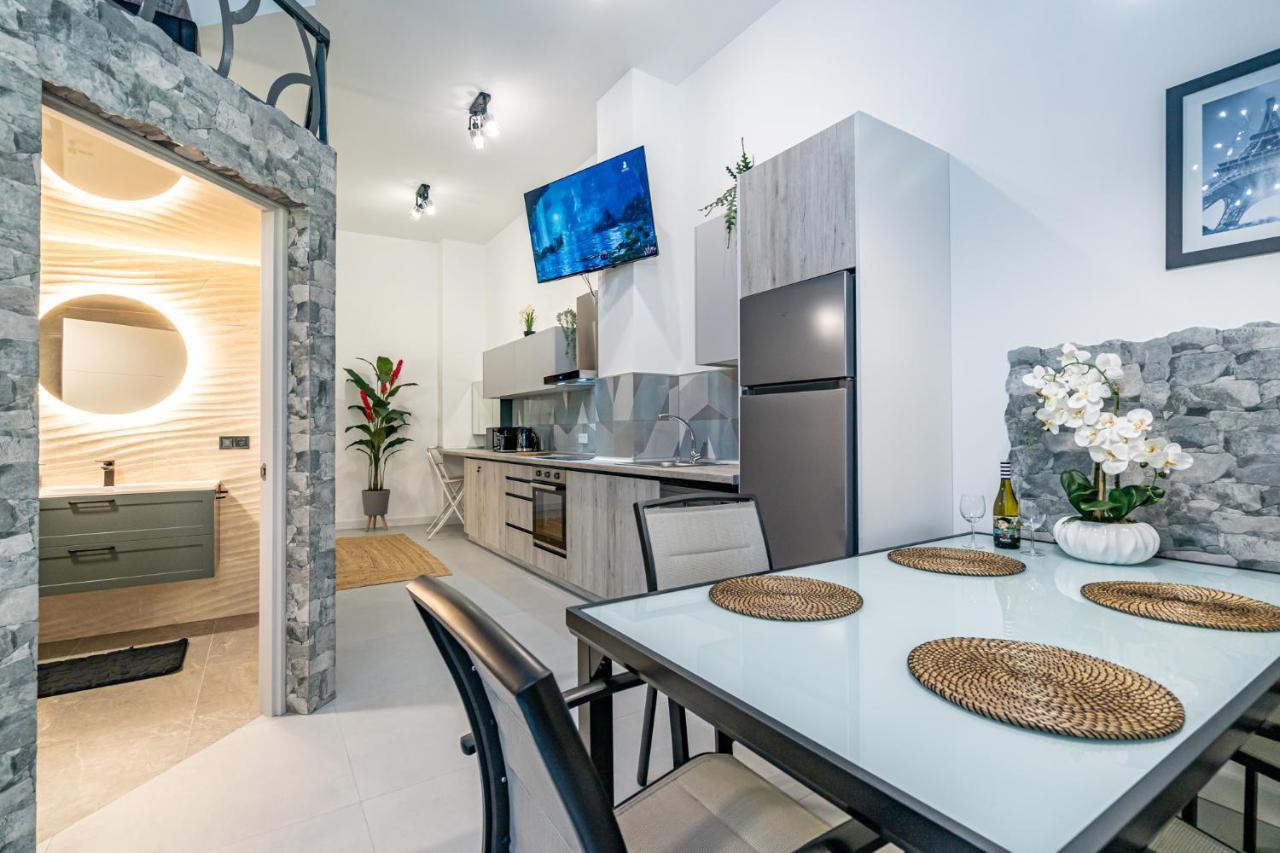 Exquisite Studio Apartment With An Original Design บาเลนเซีย ภายนอก รูปภาพ