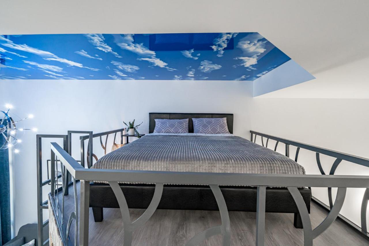 Exquisite Studio Apartment With An Original Design บาเลนเซีย ภายนอก รูปภาพ
