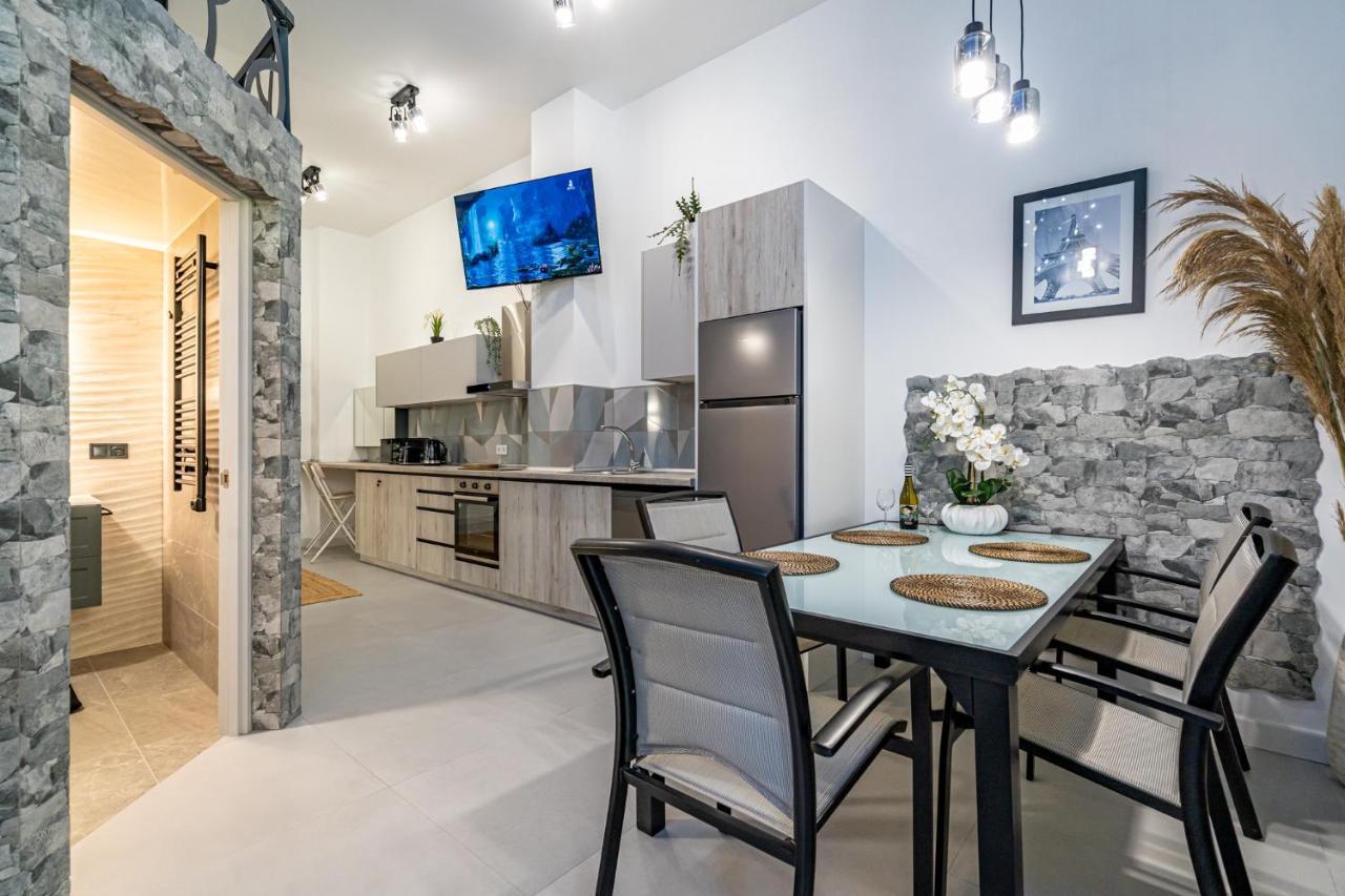 Exquisite Studio Apartment With An Original Design บาเลนเซีย ภายนอก รูปภาพ